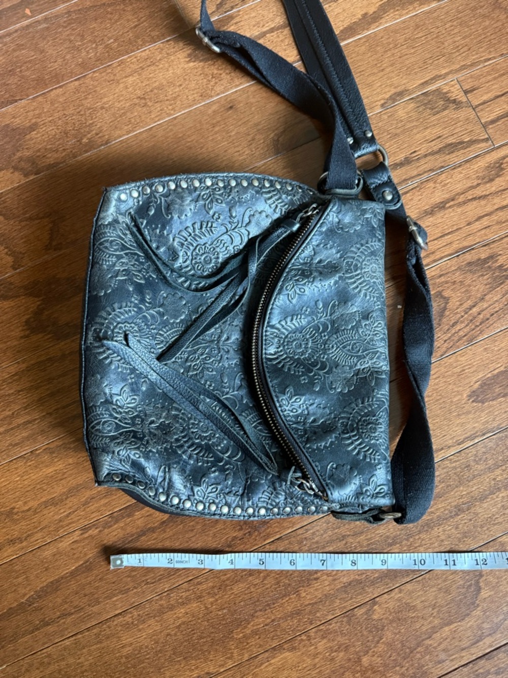 The Sak Black Silverlake Leather Crossbody bag - Picture 13 of 14